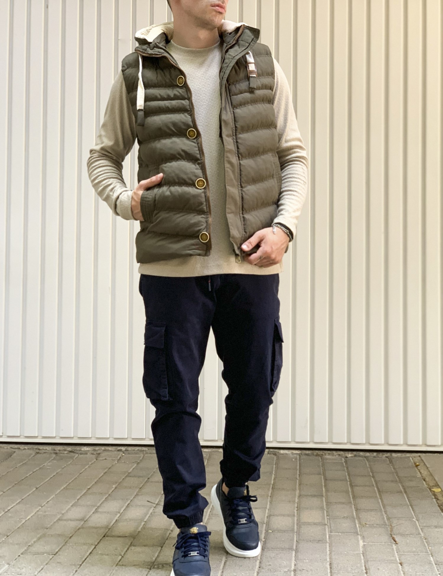 Ανδρικό λαδί καπιτονέ αμάνικο μπουφάν ABK59007 φωτογραφία